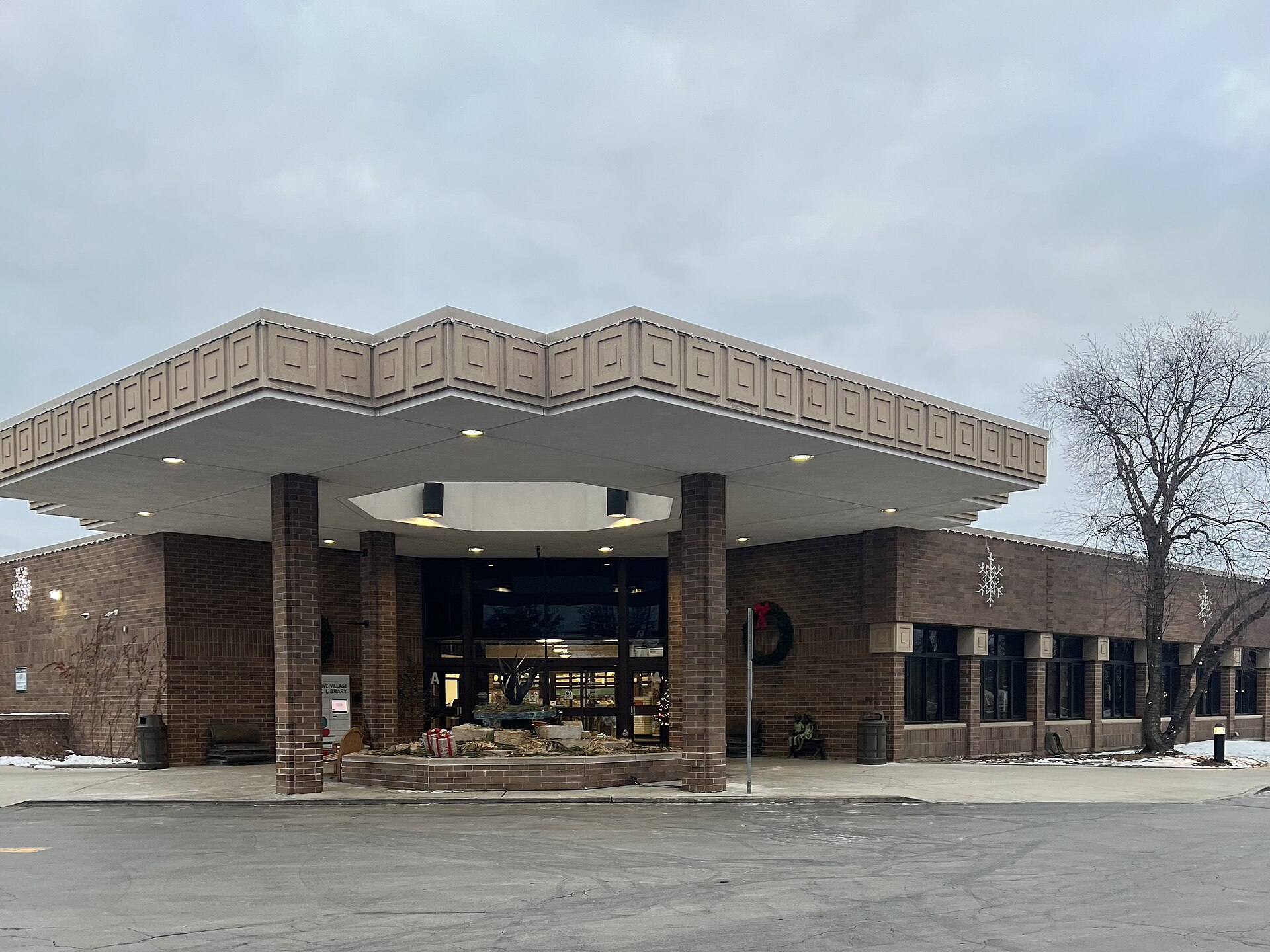Elk Grove Village Public Library entrance