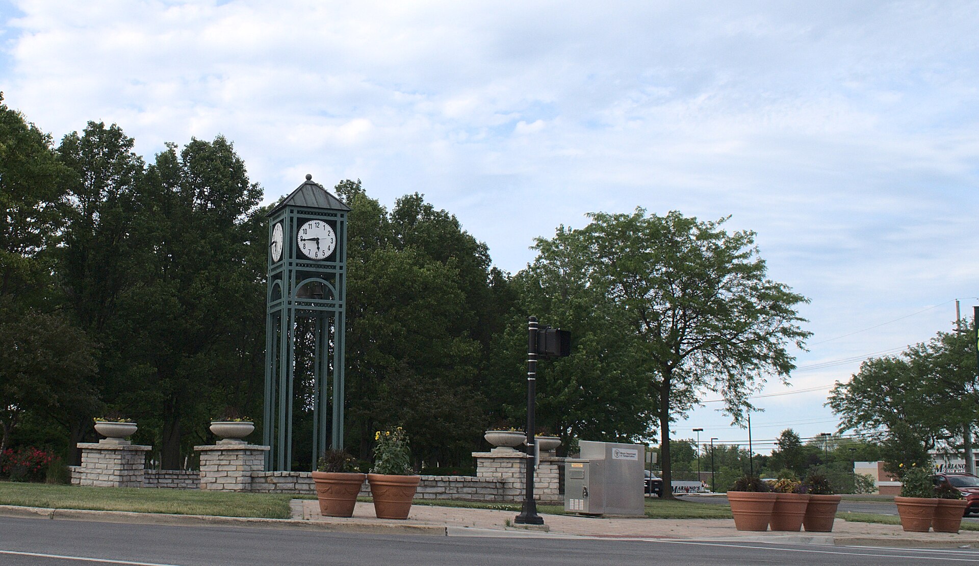 Volunteer Plaza and clock tower in Palatine